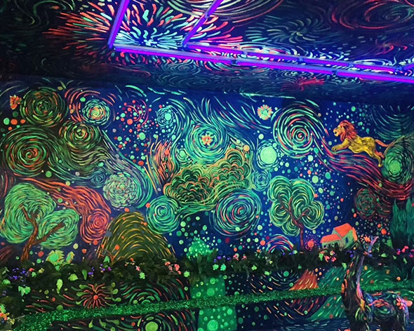 墙面荧光画